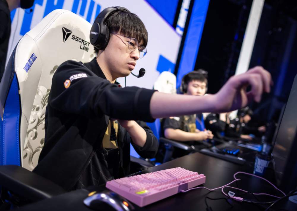 九游娱乐-穆古鲁扎关键节点爆冷，RNG带队取胜！的简单介绍