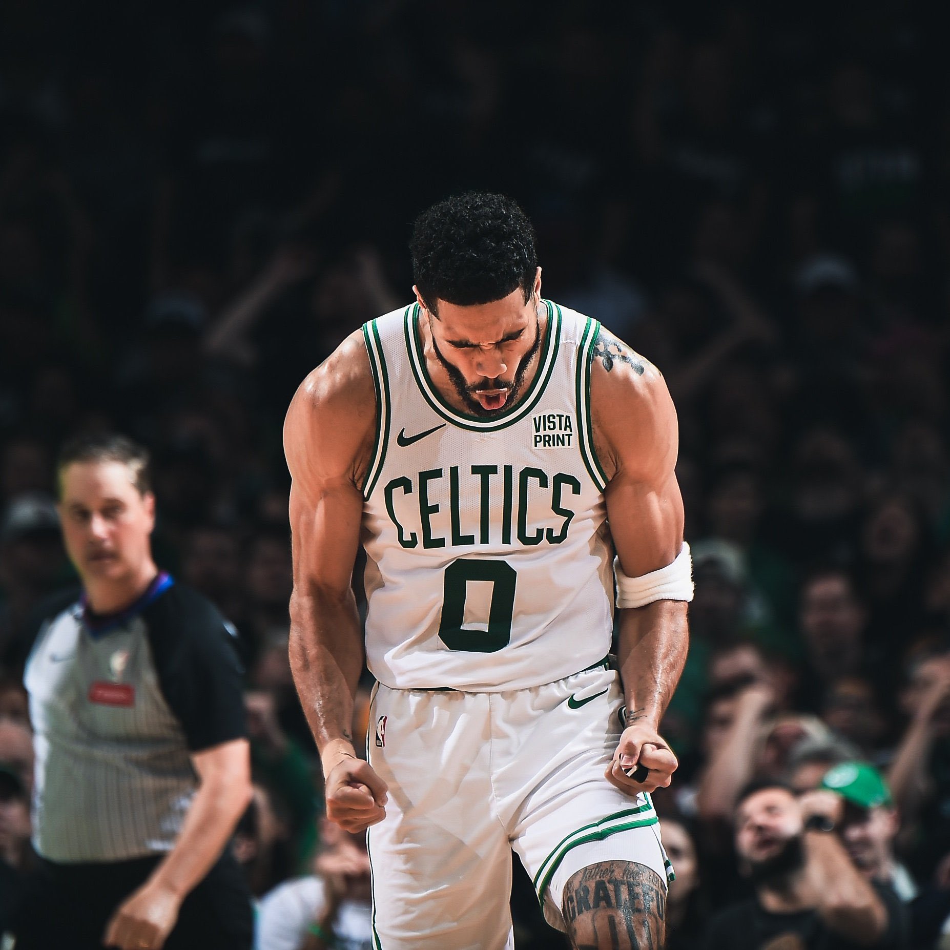 塔图姆回归赛场，挺进下一轮首场状态亮眼，独行侠观众沸腾！的简单介绍